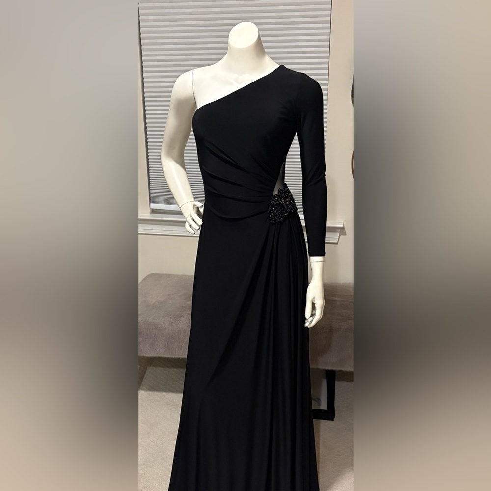 NWT Kurt Thomas Sz 0 long black gown, one sleeve mesh, bead embellishment accent